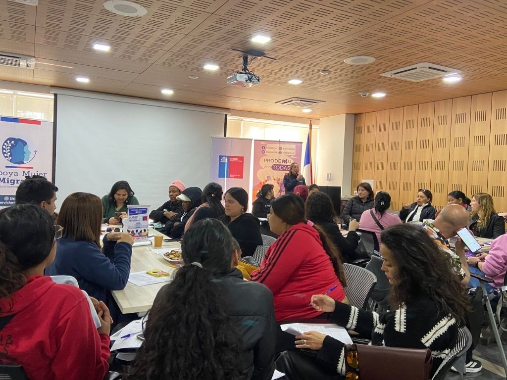 Asistentes jornada Apoya Mujer Migrante