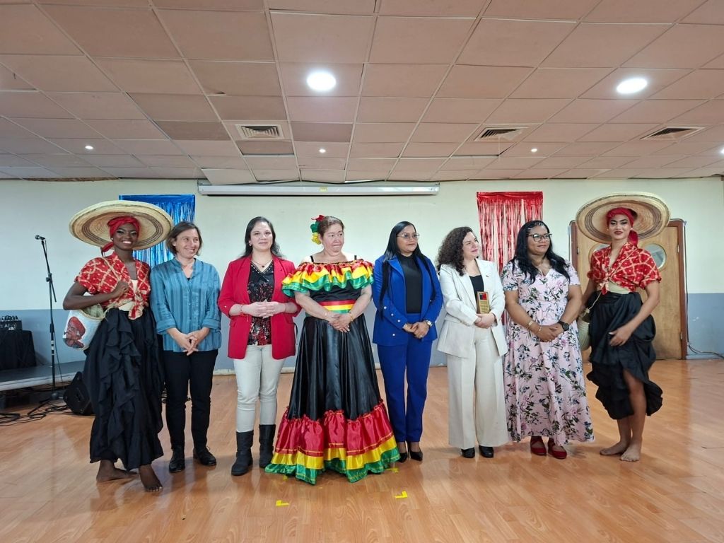 Asistentes a Encuentro de las Culturas - Los Lagos