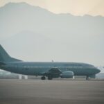 Avión de la Fuerza Aérea de Chile en pista de despegue.