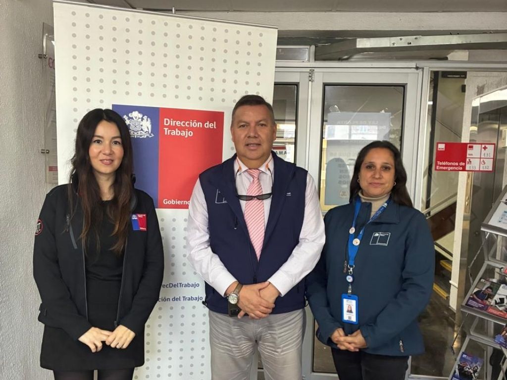 Imagen del Director Regional del Sermig y la Directora Subrogante del Trabajo