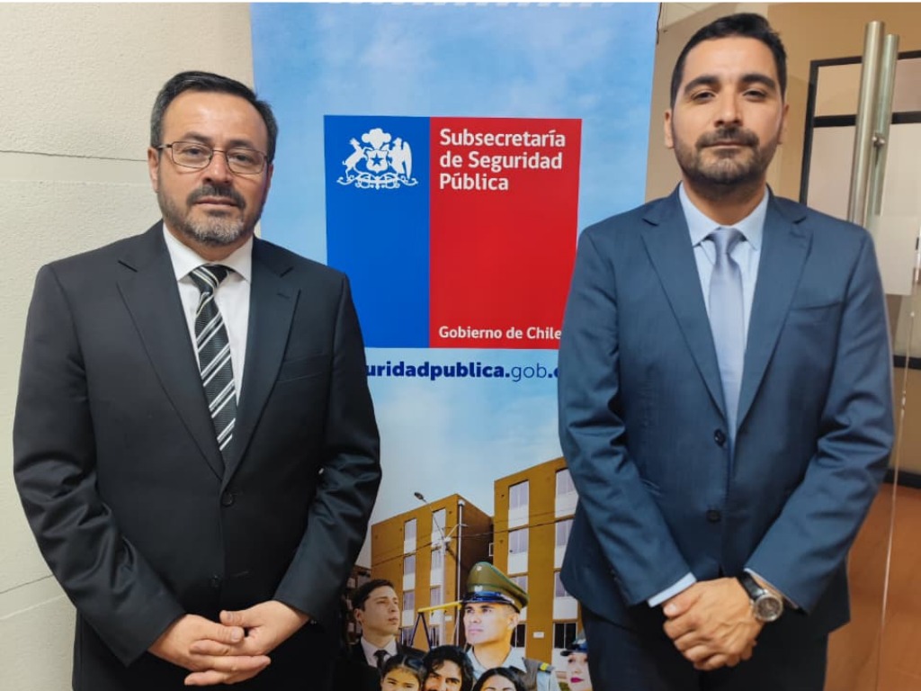 Imagen donde sale el director regional de migraciones antofagasta y el seremi de seguridad pública