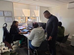 personas trabajando