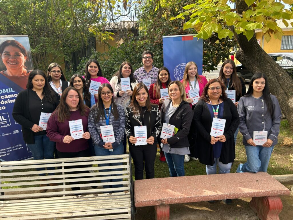 se ven todas las personas que participaron de la charla de contratación extranjera