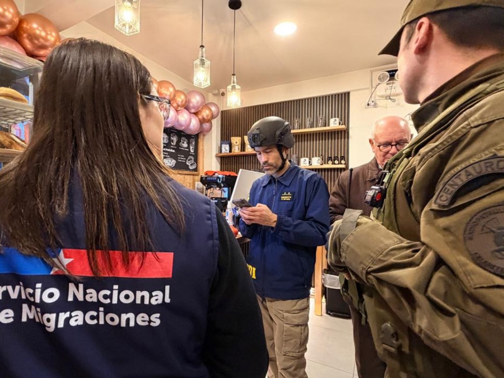 Fiscalizando en Coyhaique con las autoridades pertinentes