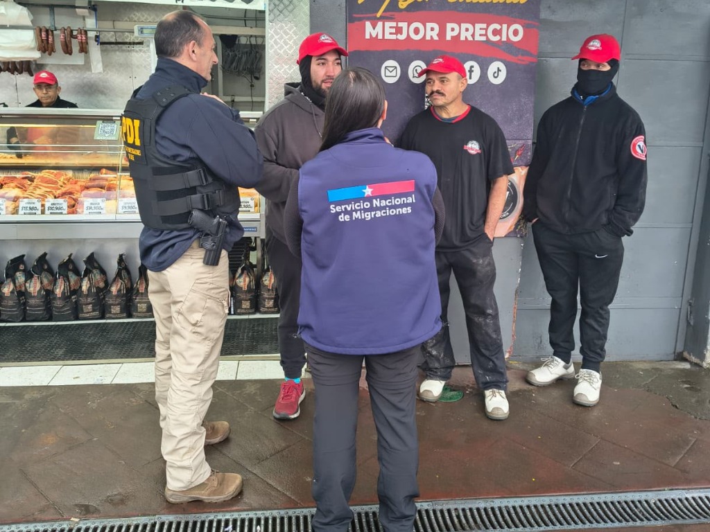 Fiscalizan a personas extranjeras de Padre Las Casas