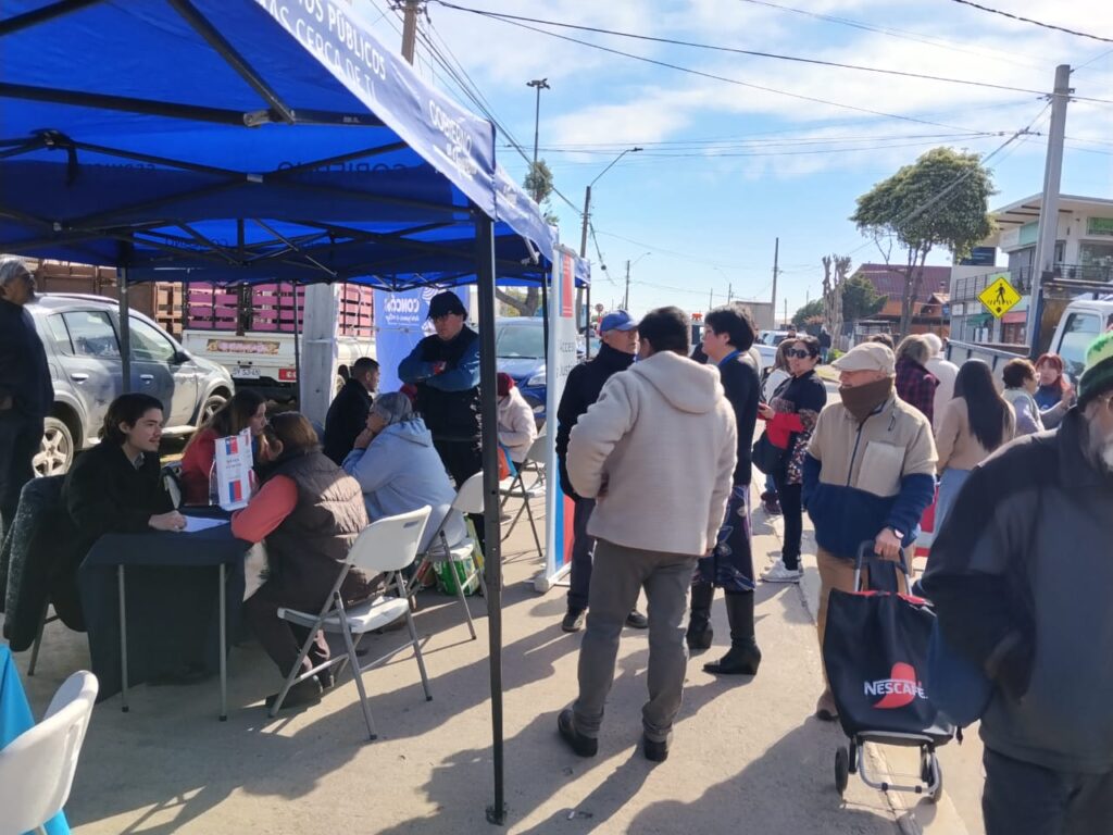 Atienden a migrantes en operativo de Gobierno en Terreno en Concón
