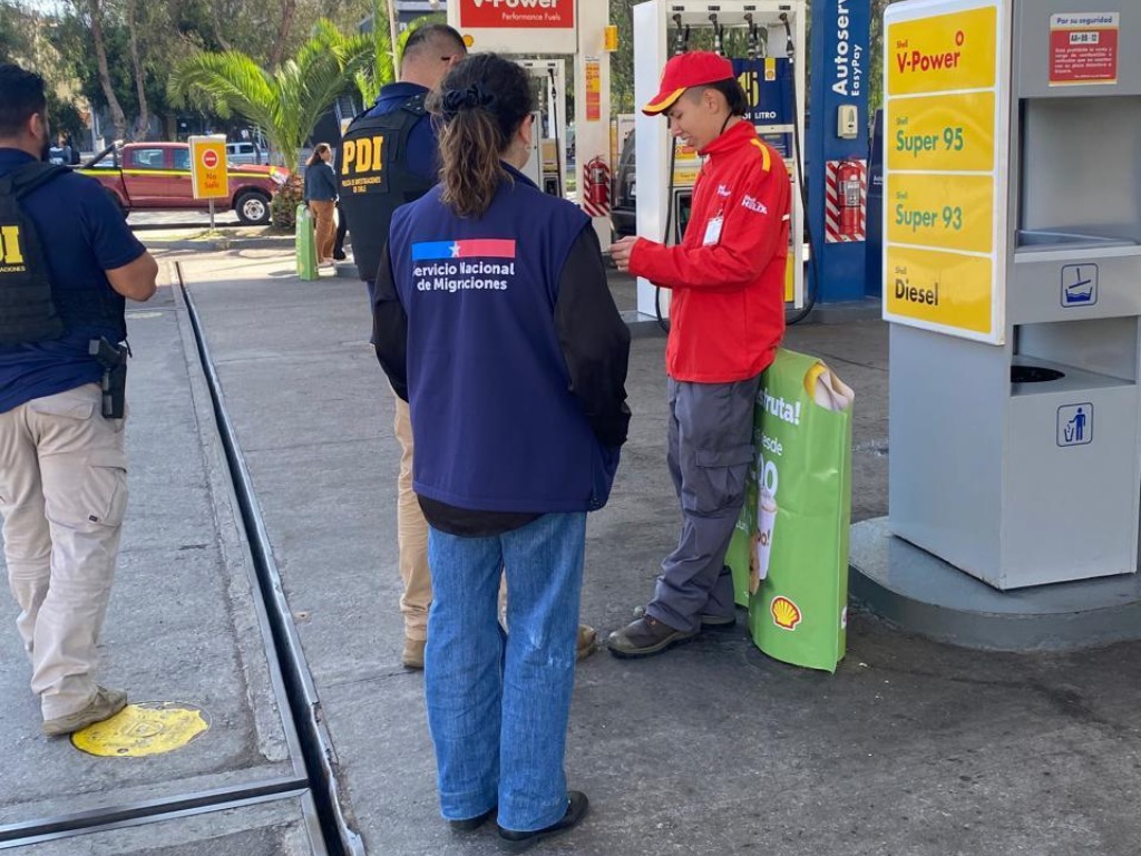 Fiscalizan a trabajador de servicentro