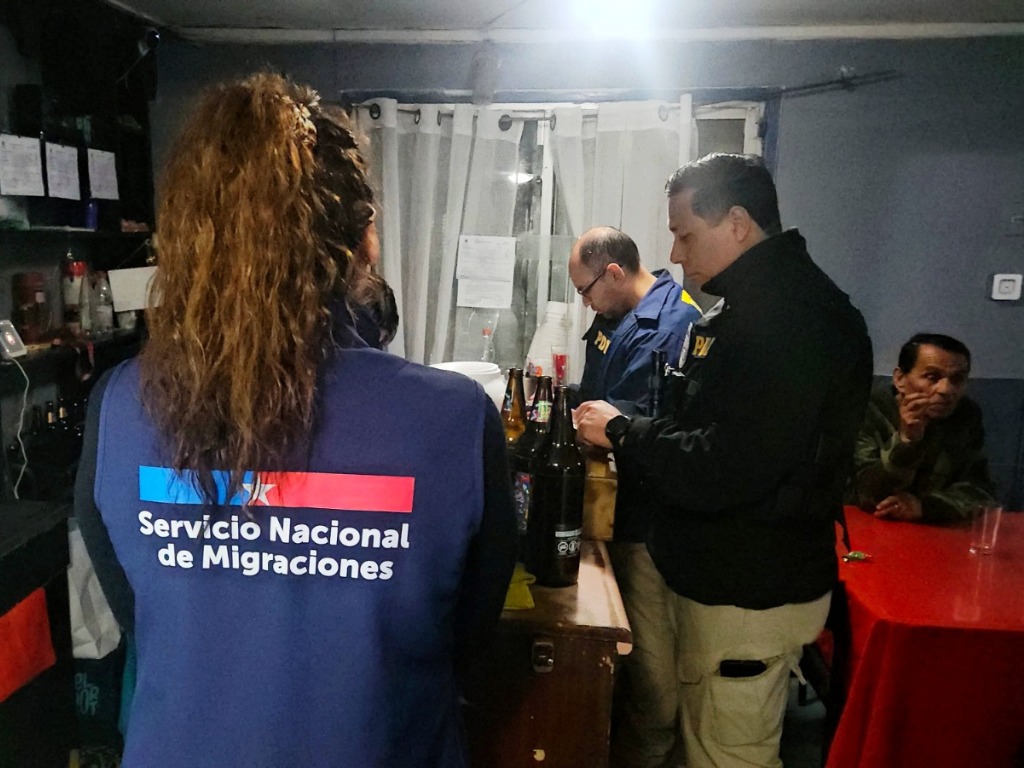 Personal de la PDI y SERMIG fiscalizan en Copiapó