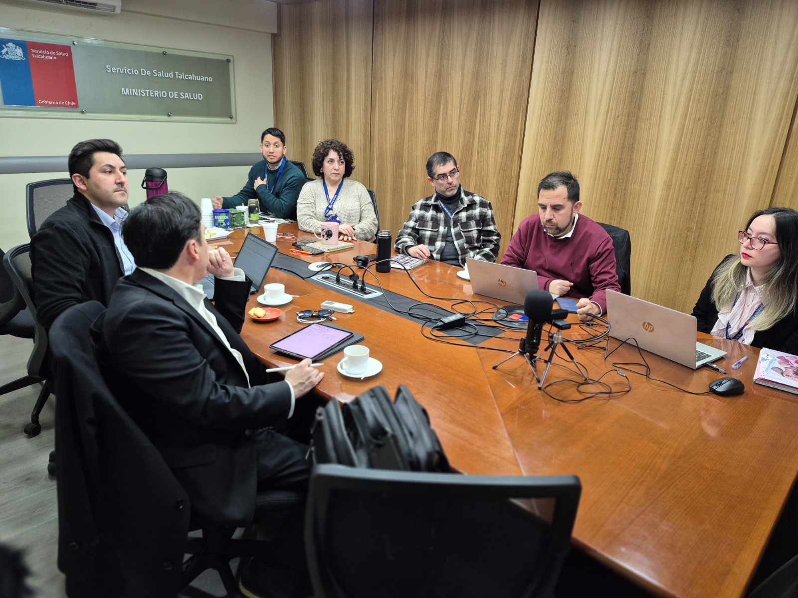 Representantes del SERMIG comparten reunión con personas del Servicio de Salud Talcahuano