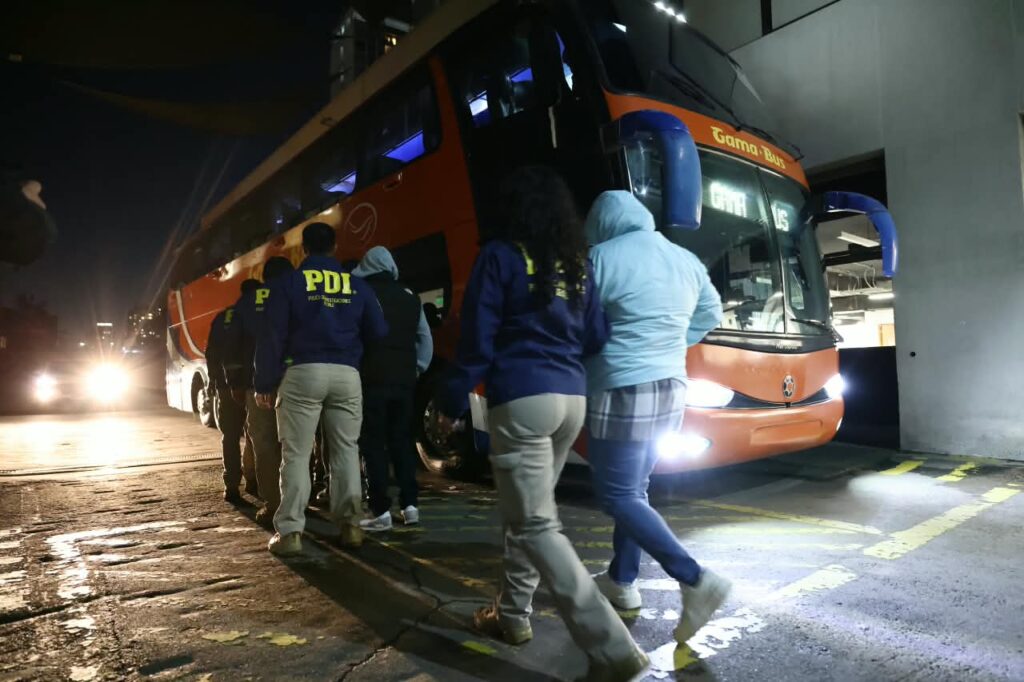 Gobierno consolida estrategia migratoria con el décimo vuelo de expulsión